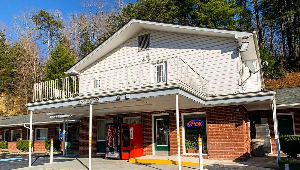 Regal Inn Clayton Bagian luar foto